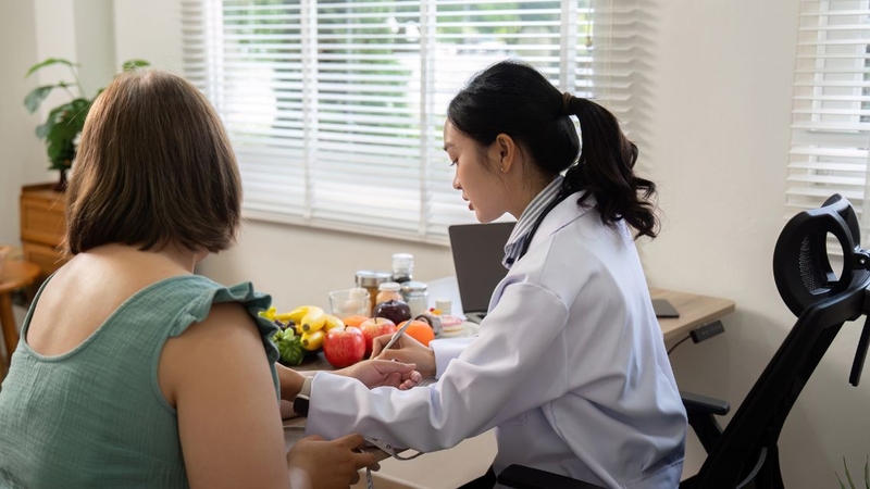 Bạn có thể tham khảo tư vấn của chuyên gia dinh dưỡng khi muốn áp dụng RDI trong thực tế