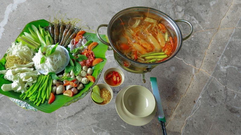 Tốt nhất bạn nên mua rau sạch theo đúng mùa để ăn lẩu