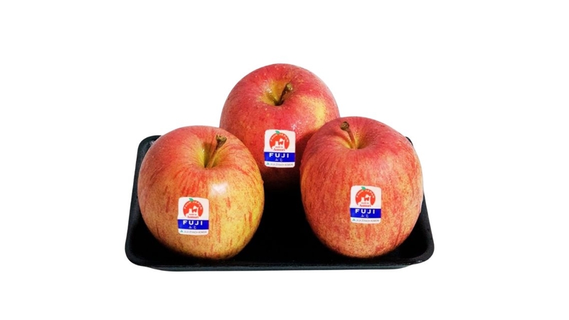 Giống táo này đến từ Nhật Bản, được lai giữa táo Ralls Genet và Red Delicious