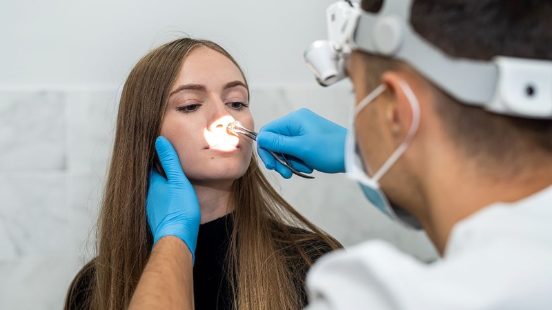 Cần theo dõi các dấu hiệu nguy hiểm kèm theo để đi khám sớm